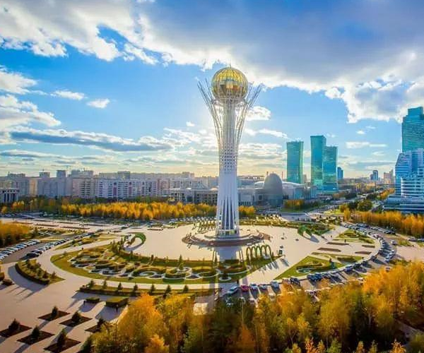 哈萨克斯坦空运